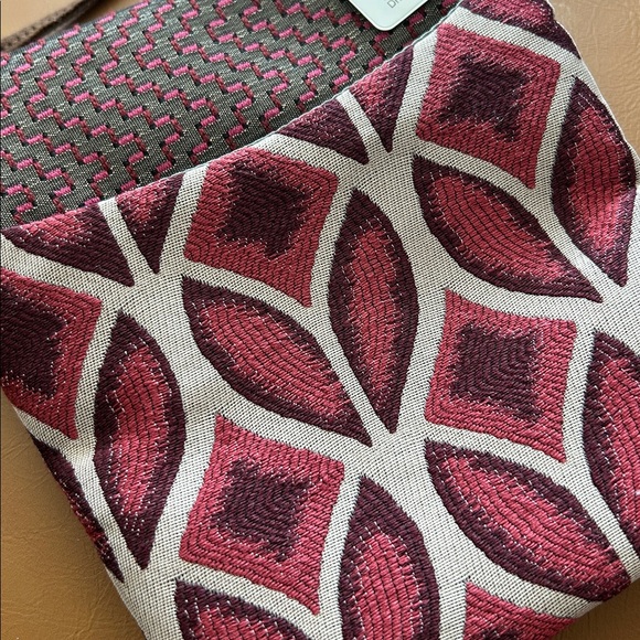 NWT Maruca Design Cupcake Tapestry Crossbody Bag - Picture 2 of 6